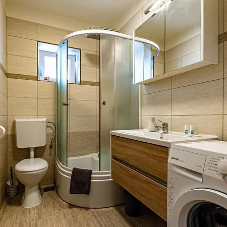 Waterfront Marija By Guide *